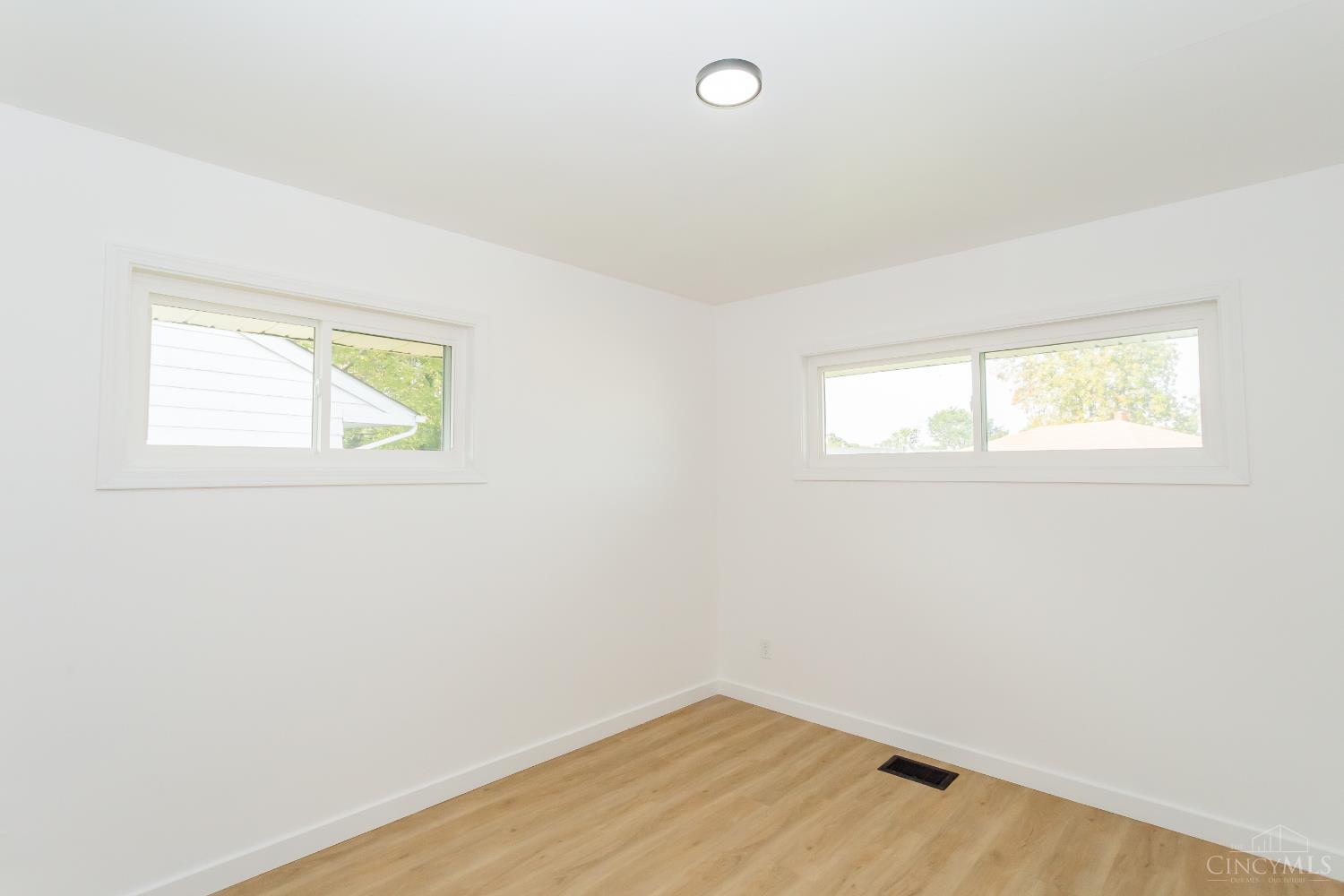 3972 Kenwood Dr Property Photo 23