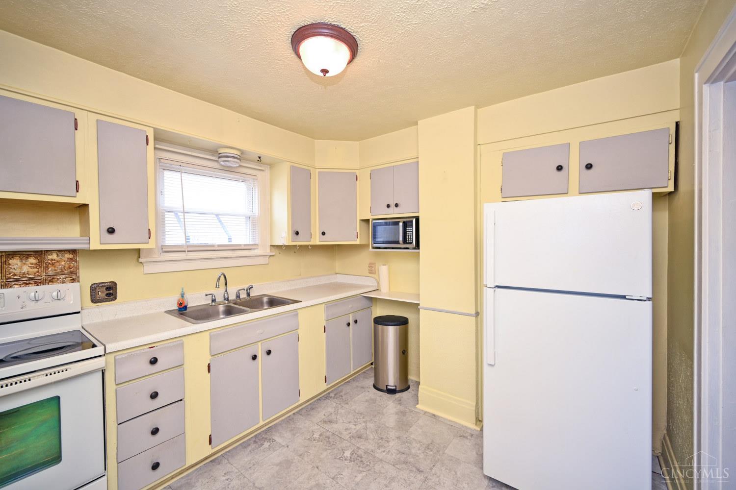 1037 Hooven Avenue Property Photo 17