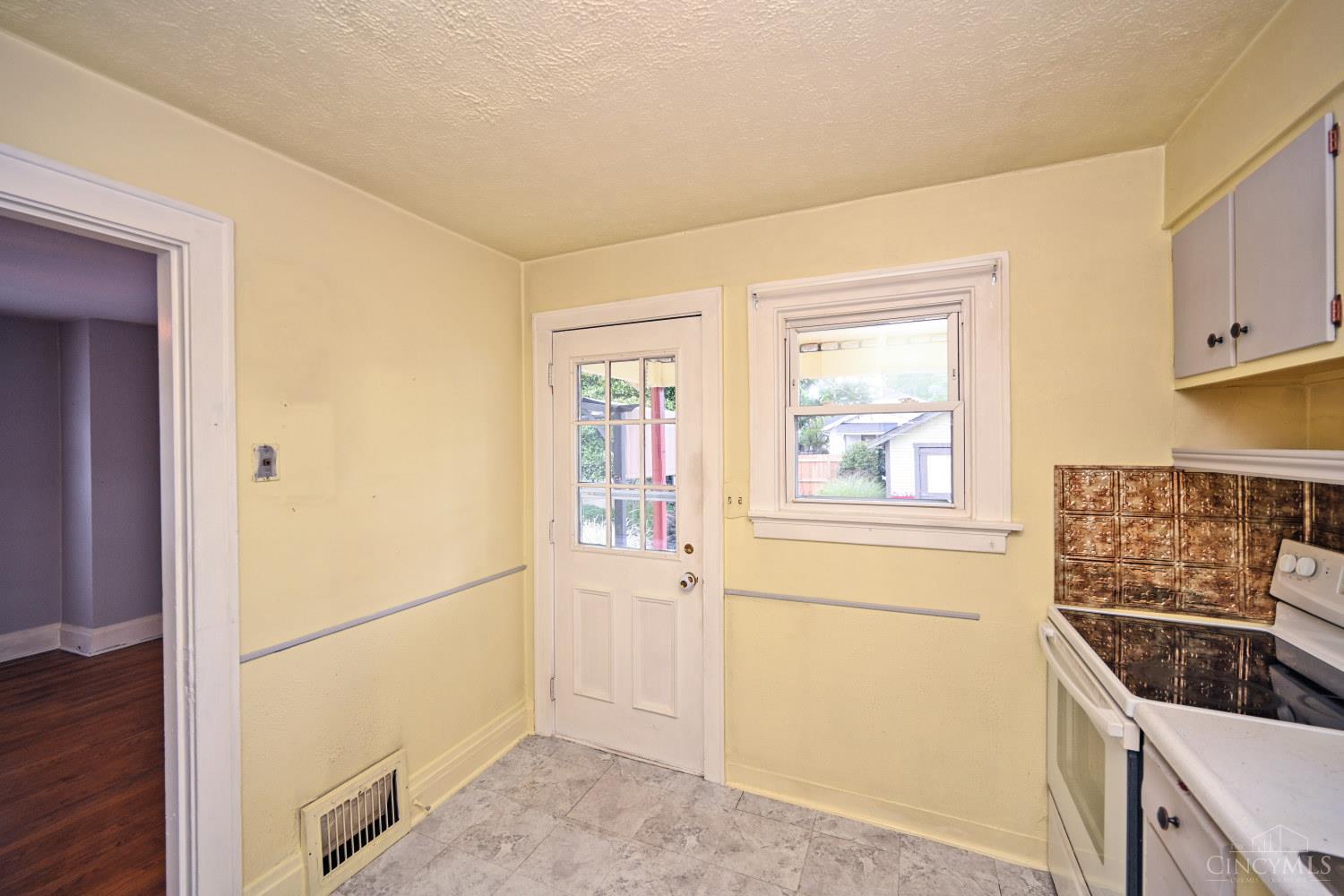 1037 Hooven Avenue Property Photo 18
