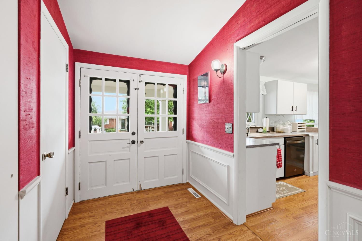 1221 James Road Property Photo 4