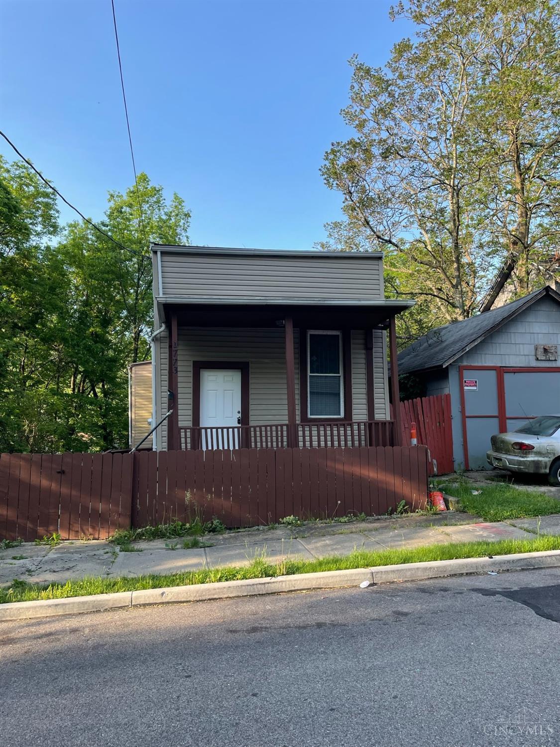 1773 Denham Street Property Photo 1