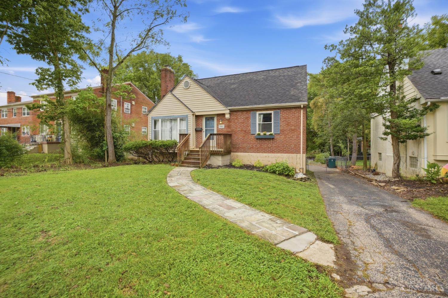 1601 Sutton Avenue Property Photo 3