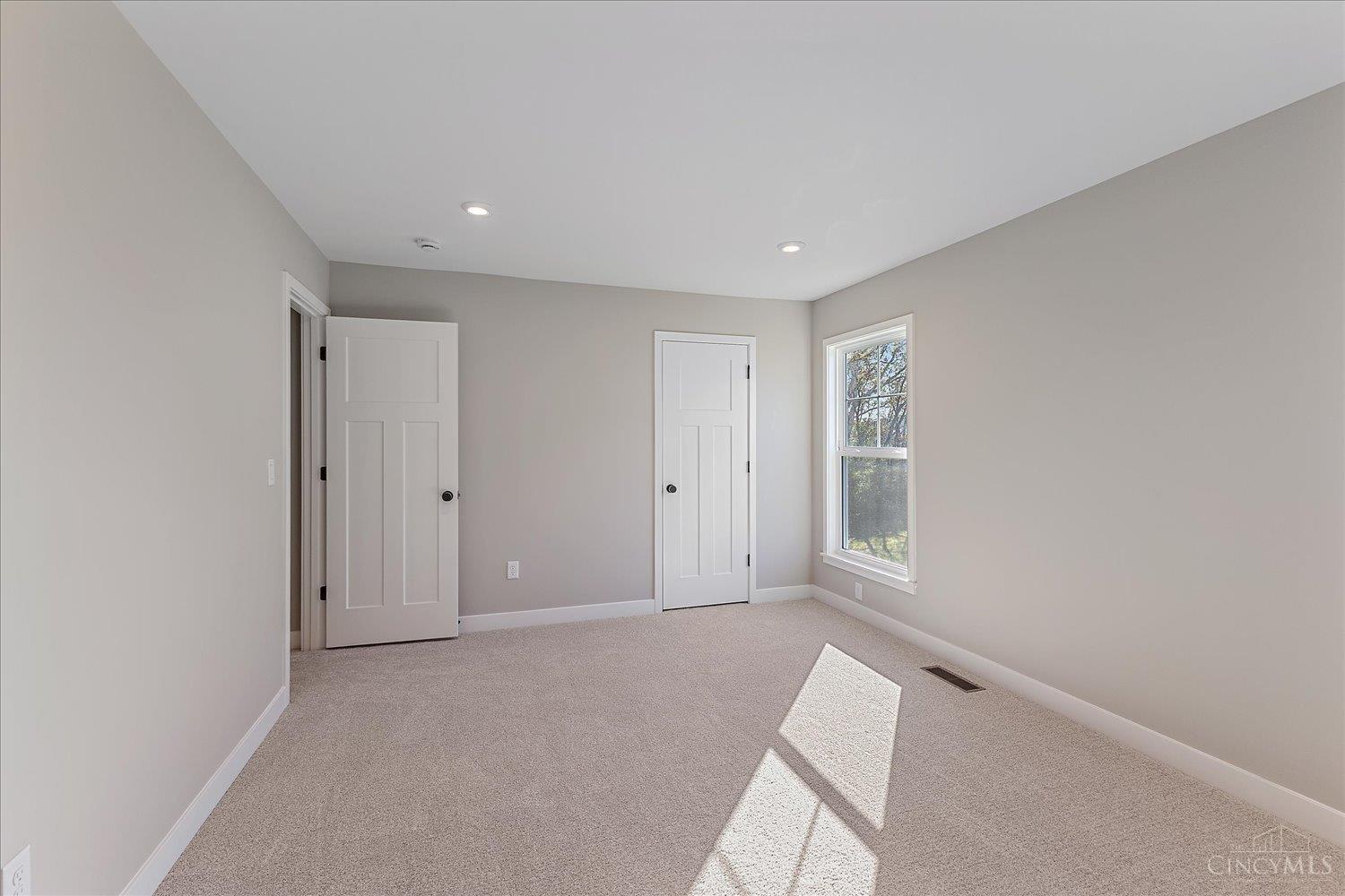 10 Wadestone Lane Property Photo 24