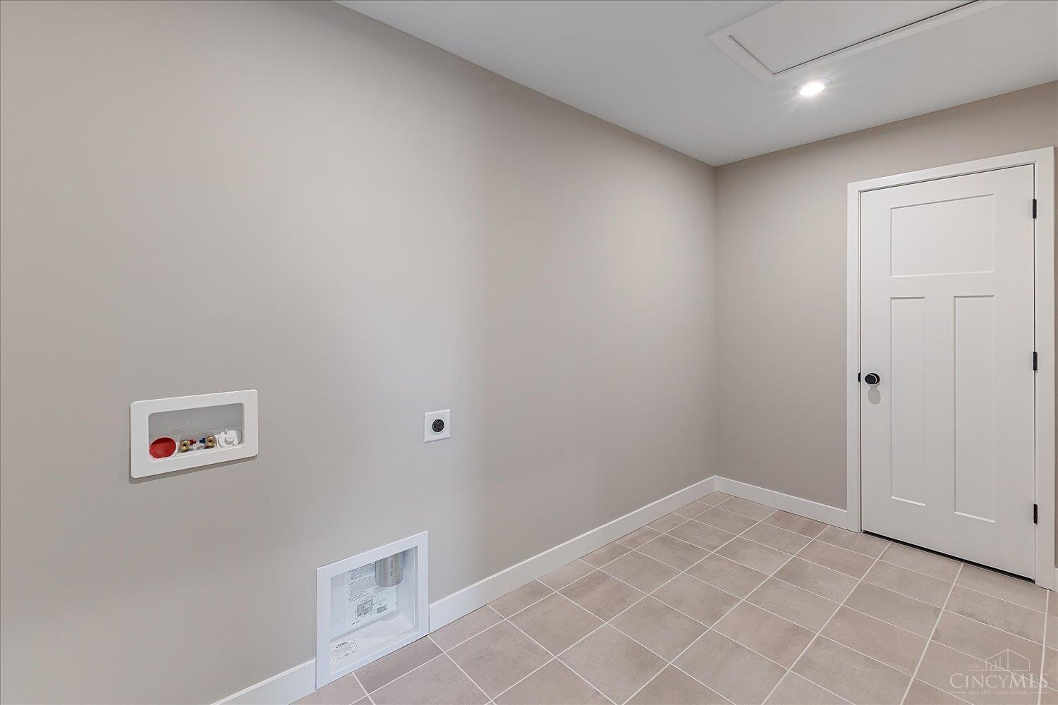 10 Wadestone Lane Property Photo 27