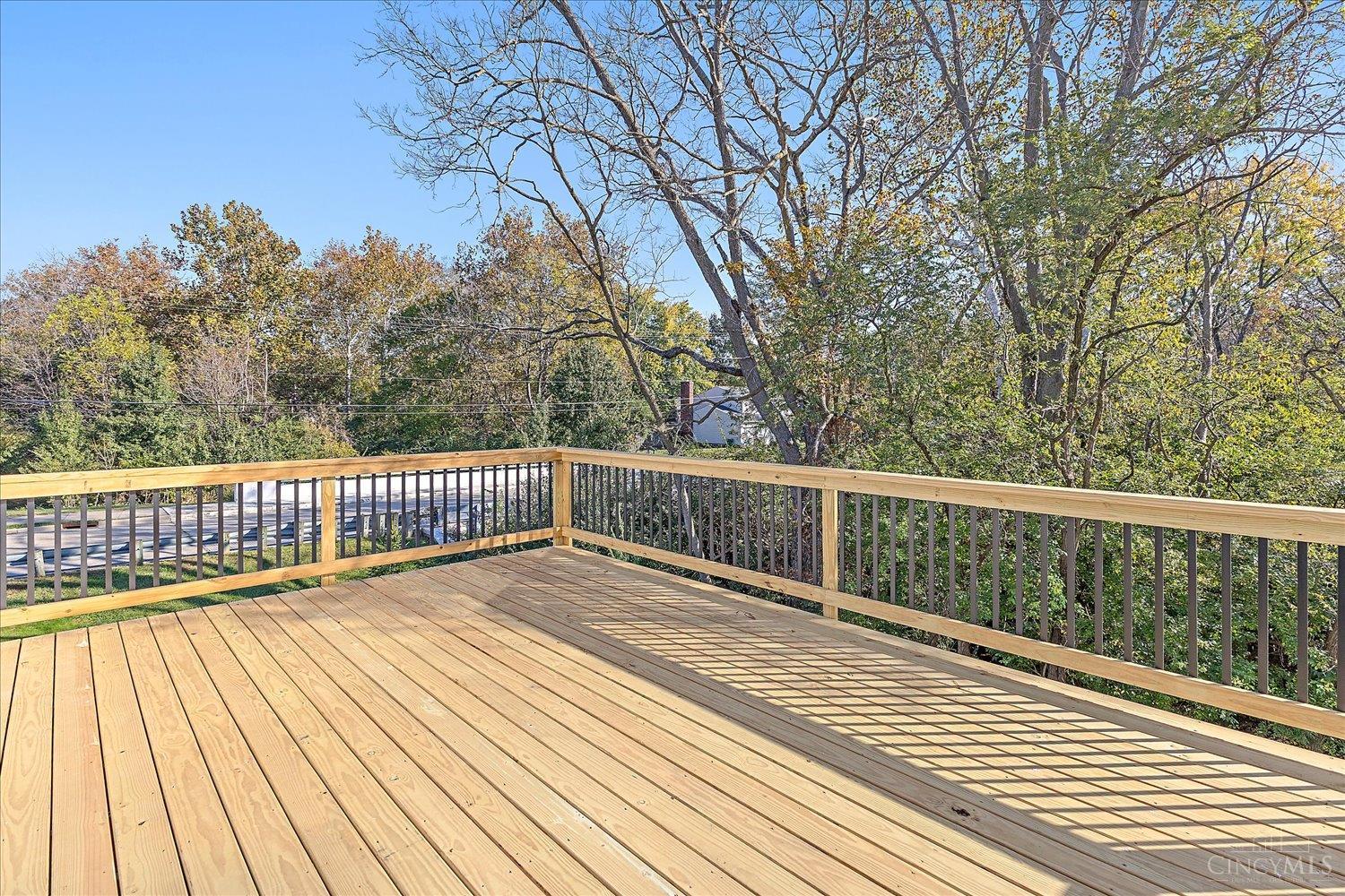 10 Wadestone Lane Property Photo 36