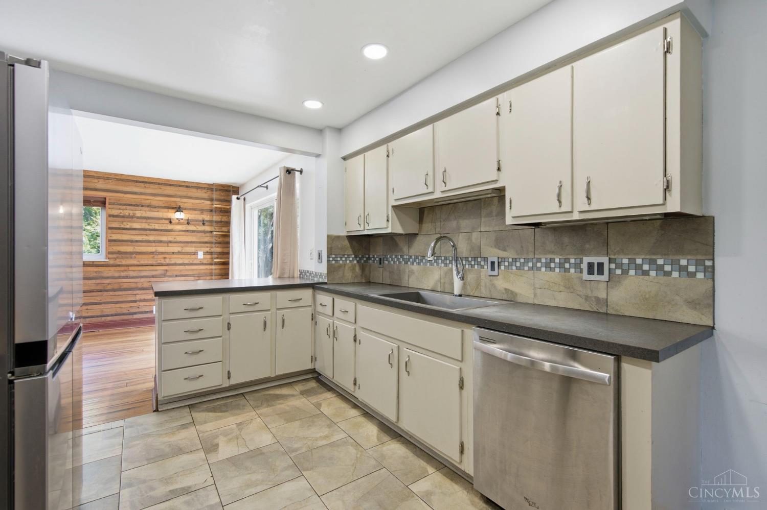 6556 Montevista Drive Property Photo 13
