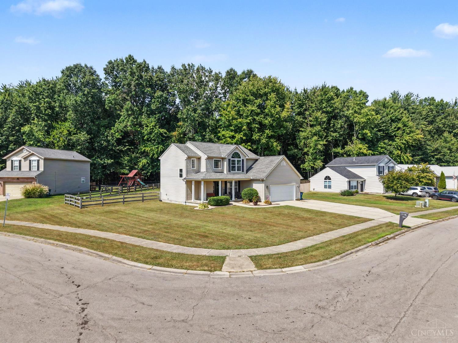 2057 River Birch Drive Property Photo 3