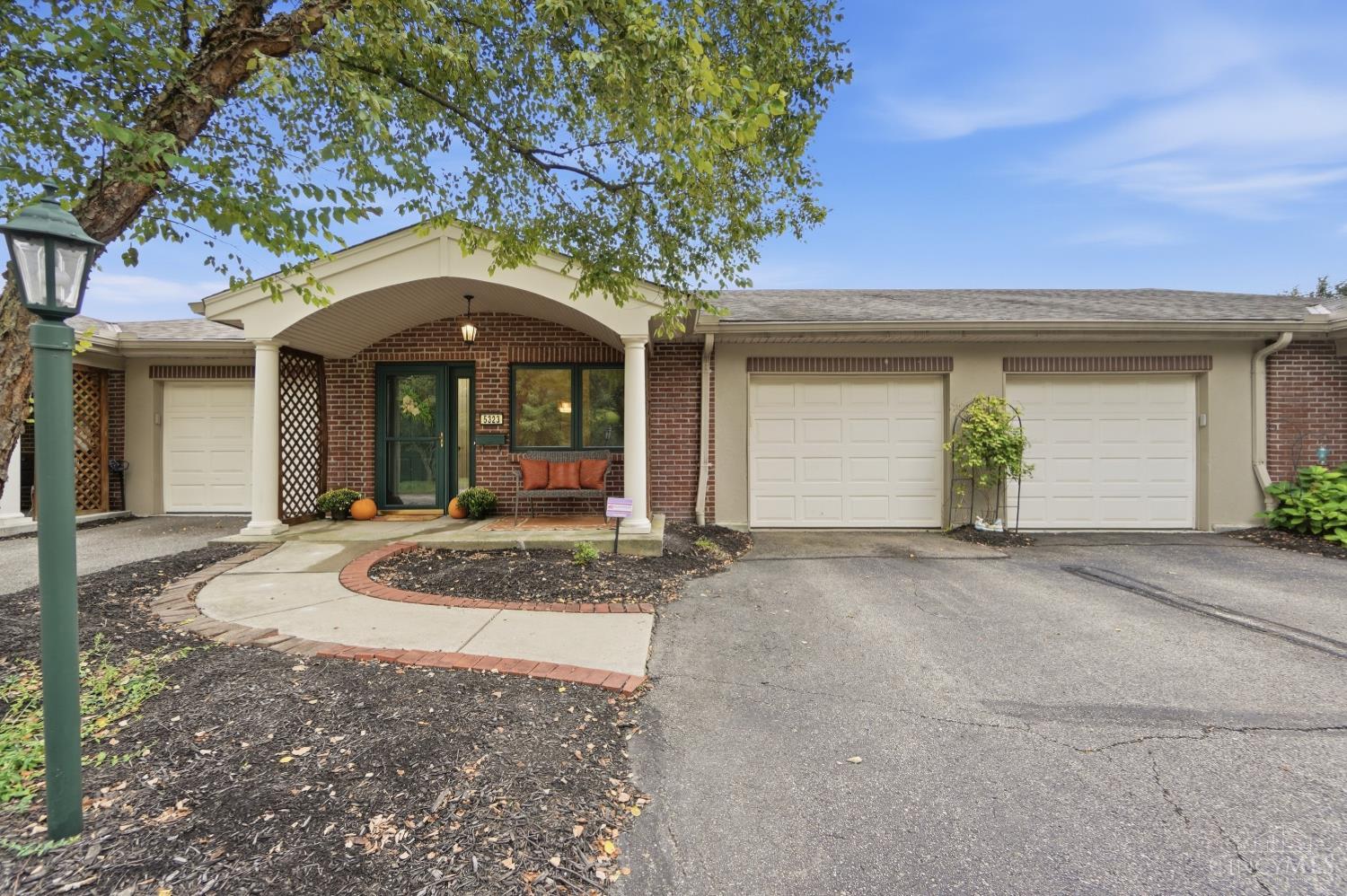 5323 North Bend Crossing Property Photo 1