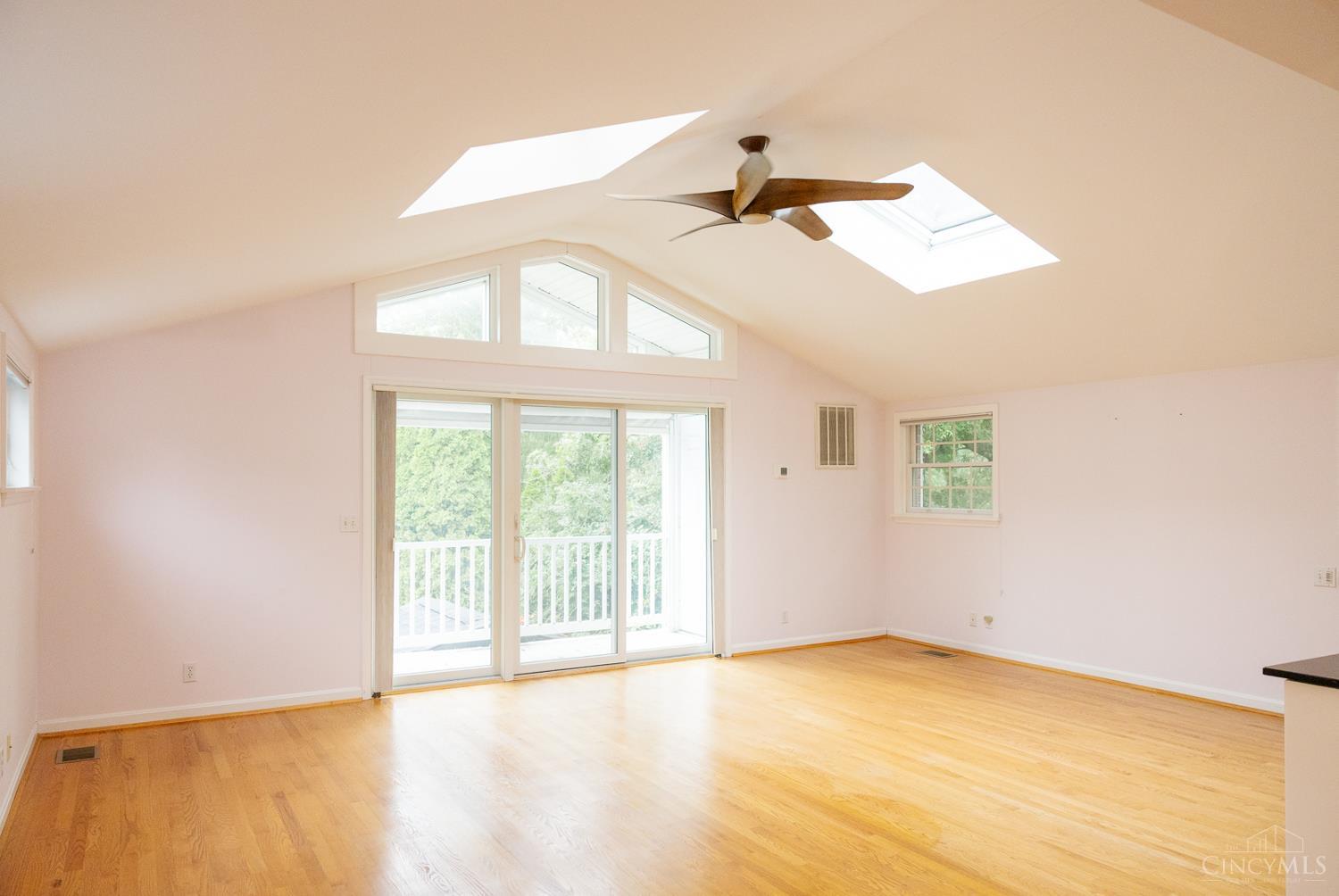 5765 Miami Road Property Photo 26
