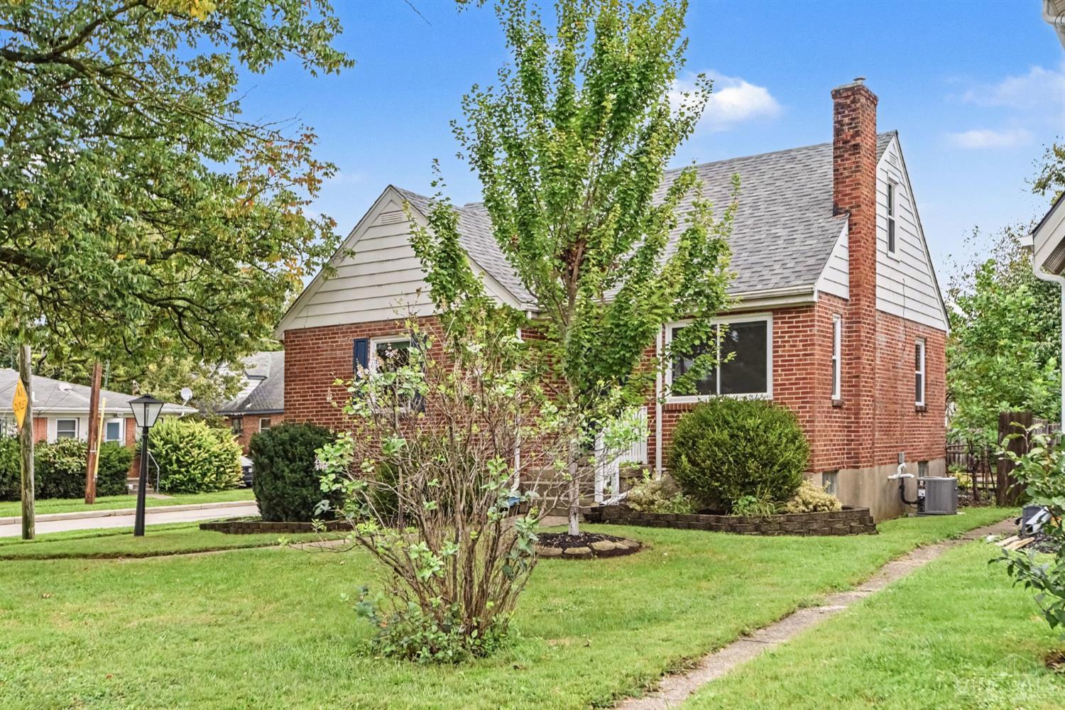 7418 Plainfield Road Property Photo 5