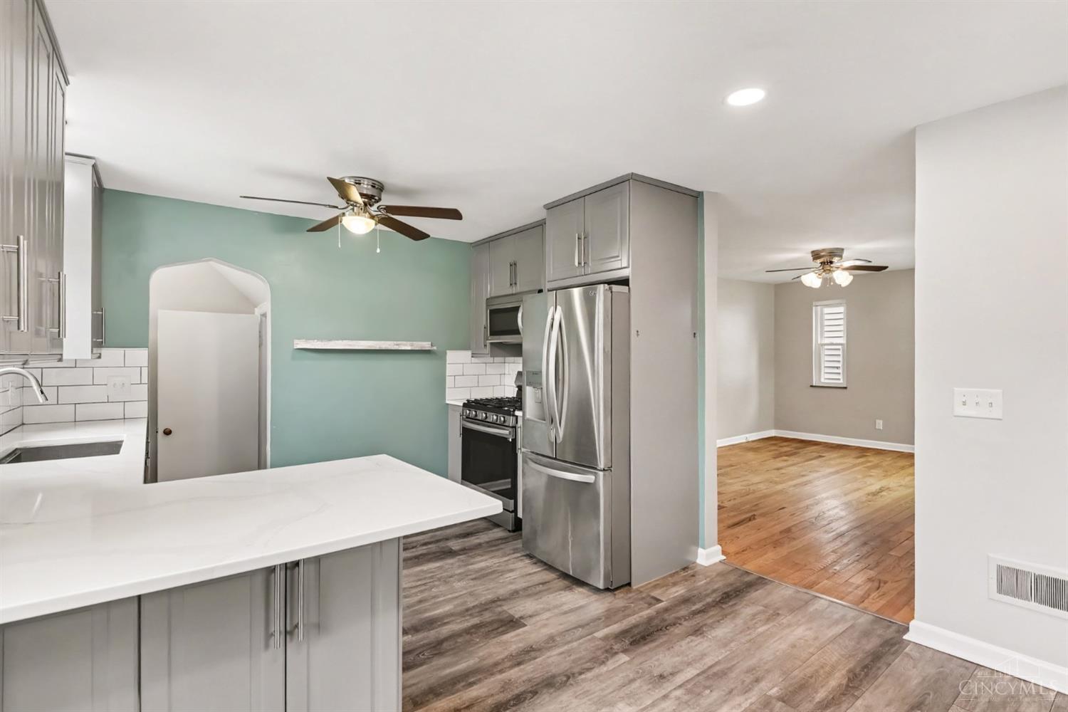 7418 Plainfield Road Property Photo 10