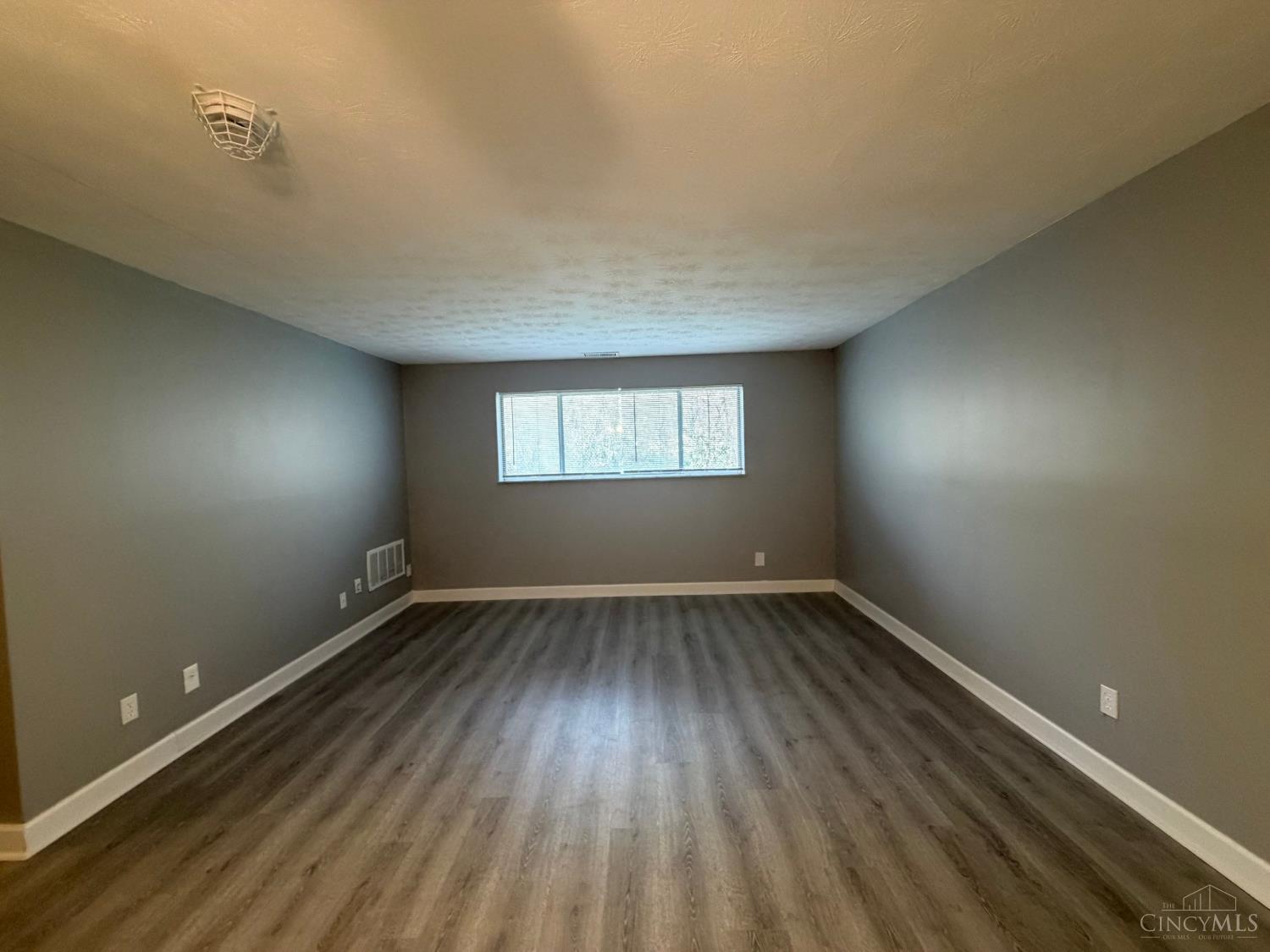 2431 Mustang Drive Property Photo 7