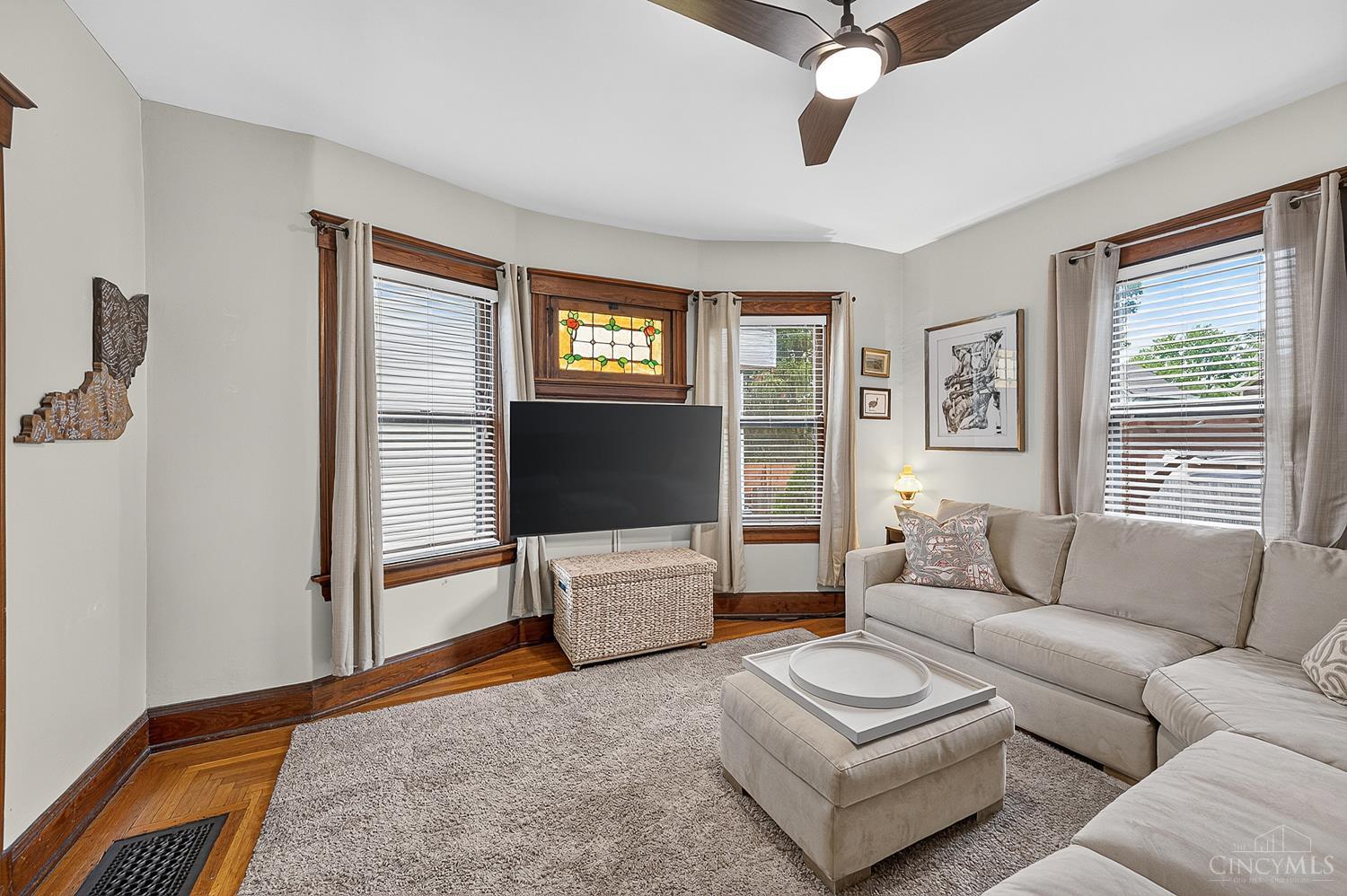 2913 Minot Avenue Property Photo 22