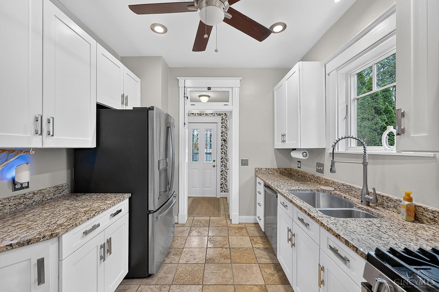 2913 Minot Avenue Property Photo 26