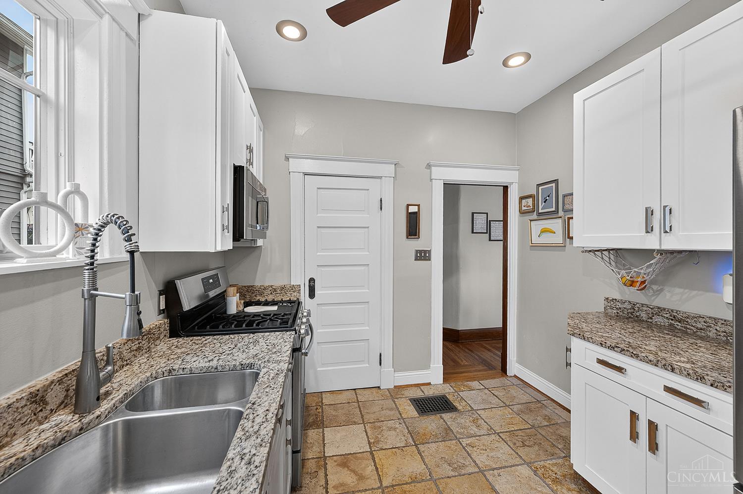 2913 Minot Avenue Property Photo 27
