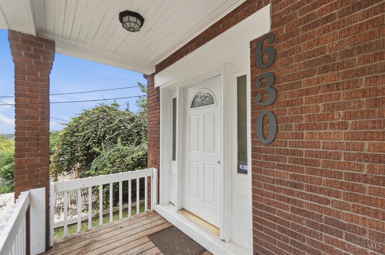 630 Straight Street Property Photo 3