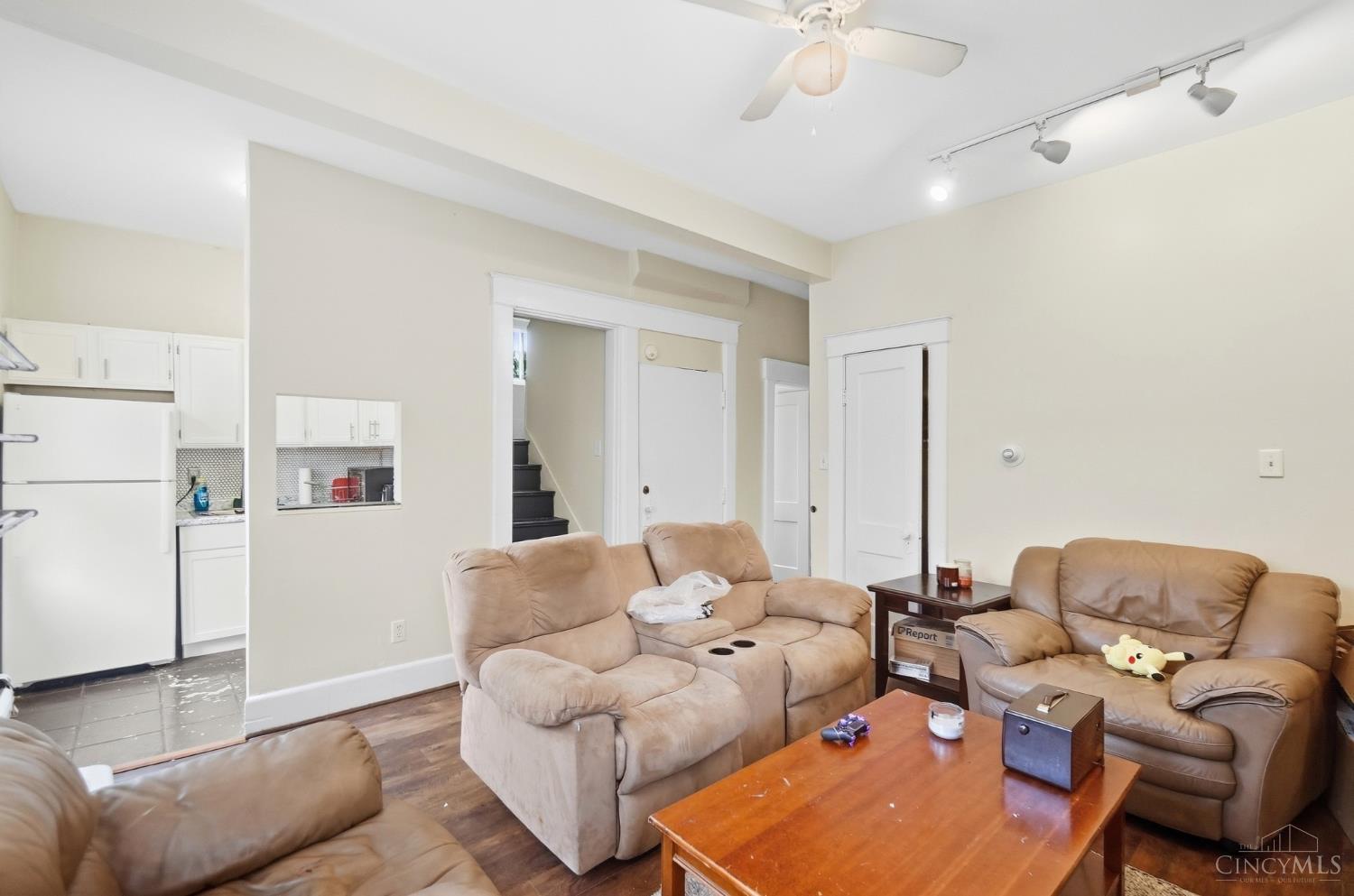 630 Straight Street Property Photo 14