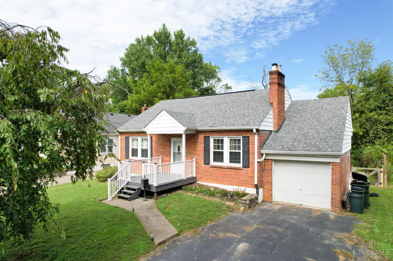 6424 Evelyn Drive Property Photo 1