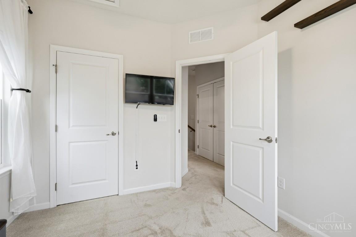 5 Wentworth Lane Property Photo 39