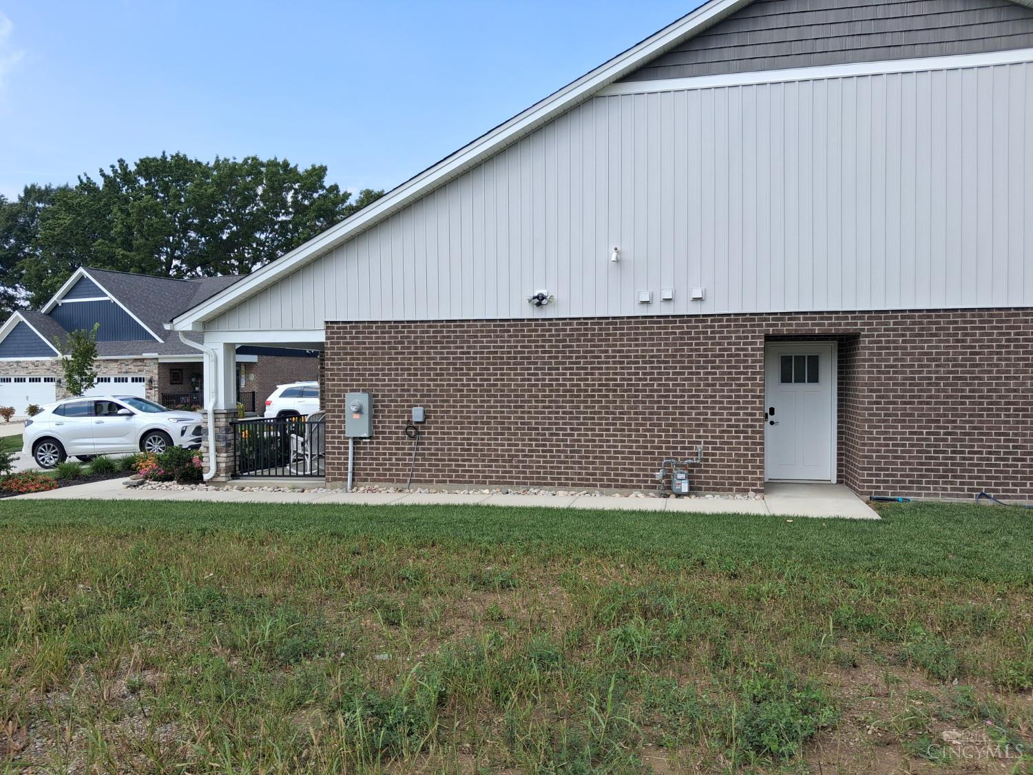 5011 Waterford Lane Property Photo 3