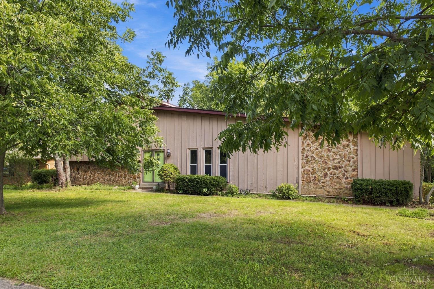 724 Shultz Drive Property Photo 2