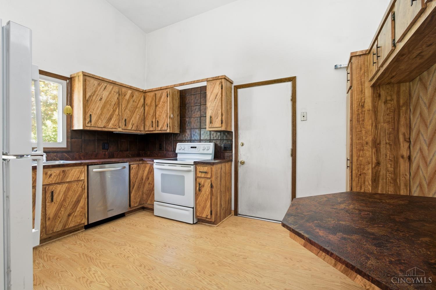 724 Shultz Drive Property Photo 9