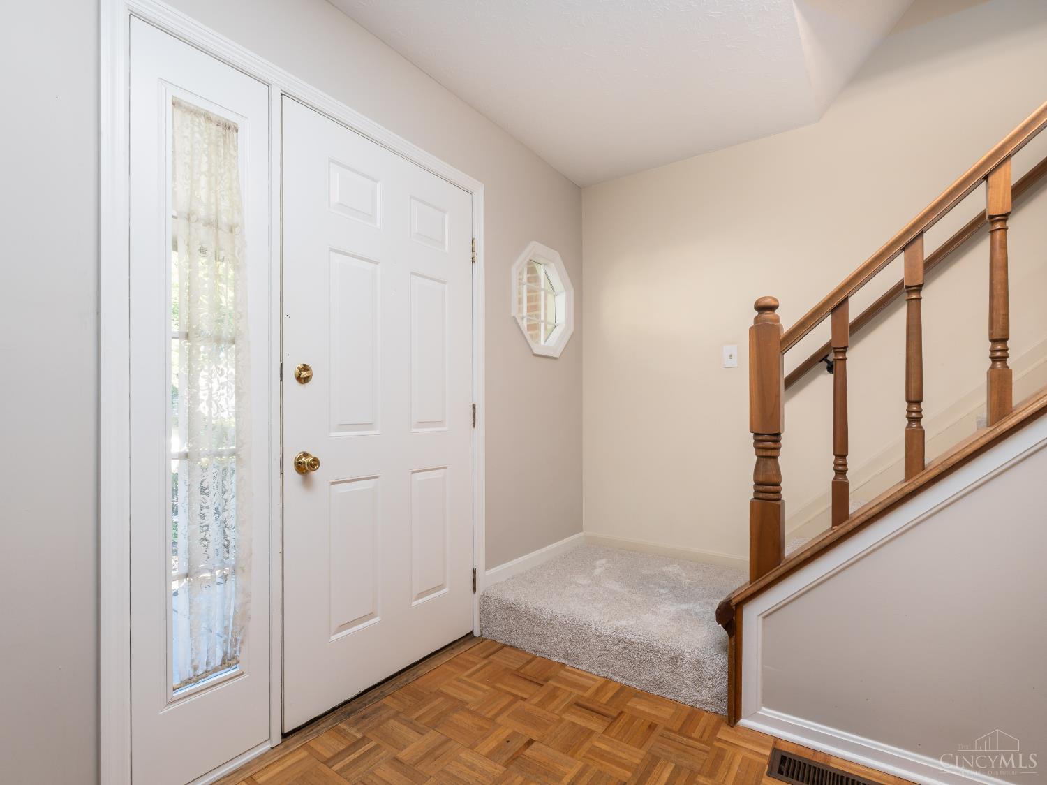 547 Hamblin Drive Property Photo 4