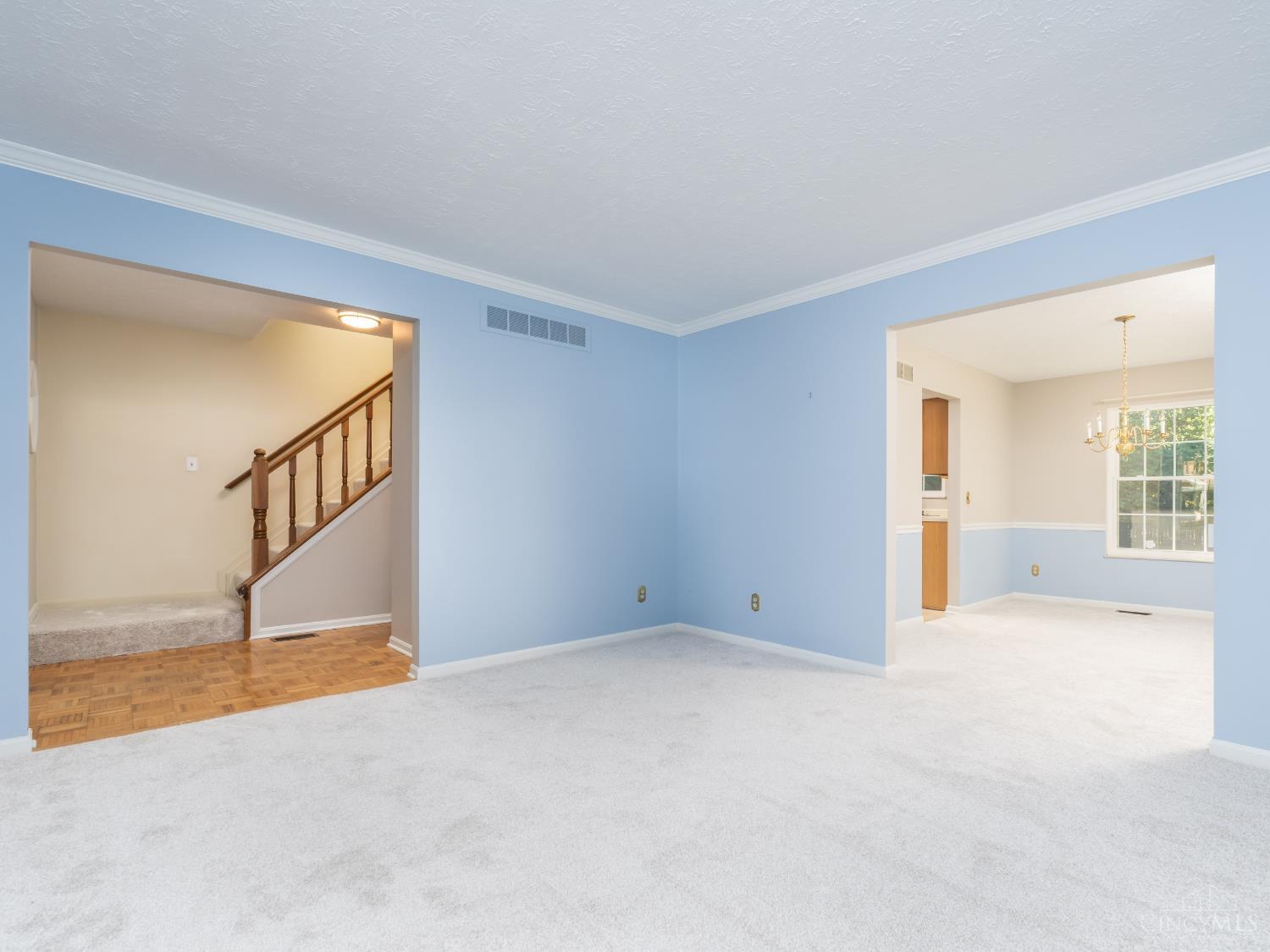547 Hamblin Drive Property Photo 8