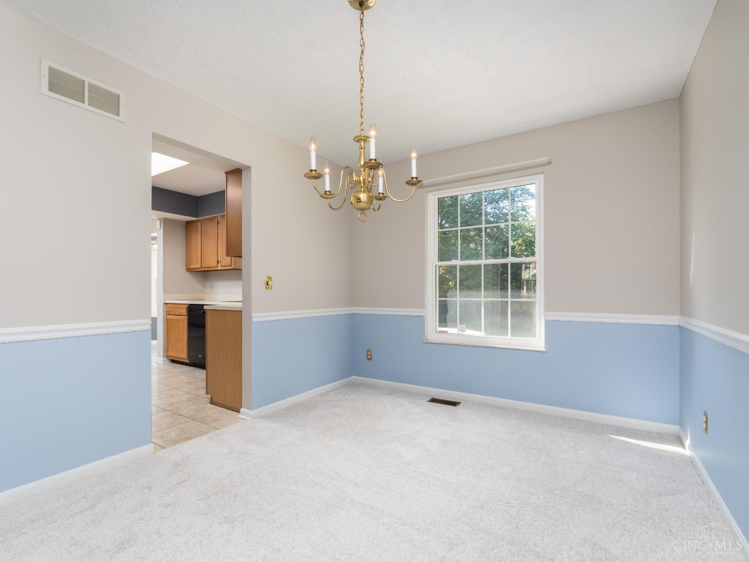 547 Hamblin Drive Property Photo 10