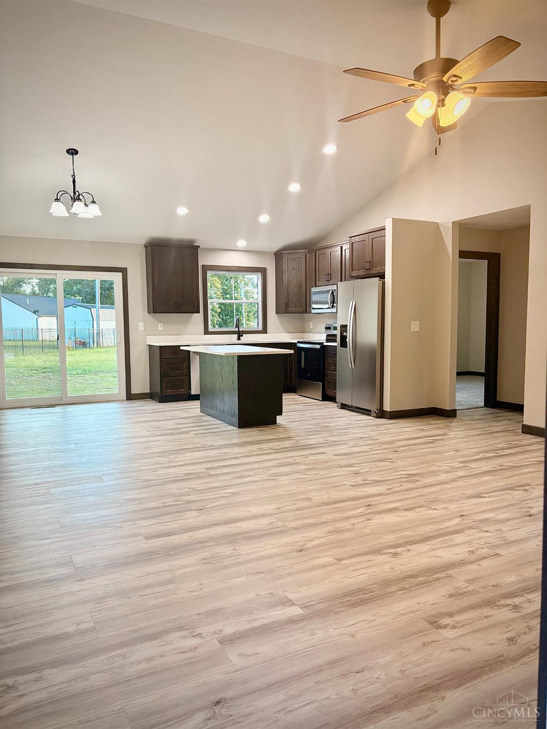 1895349 Property Photo 6