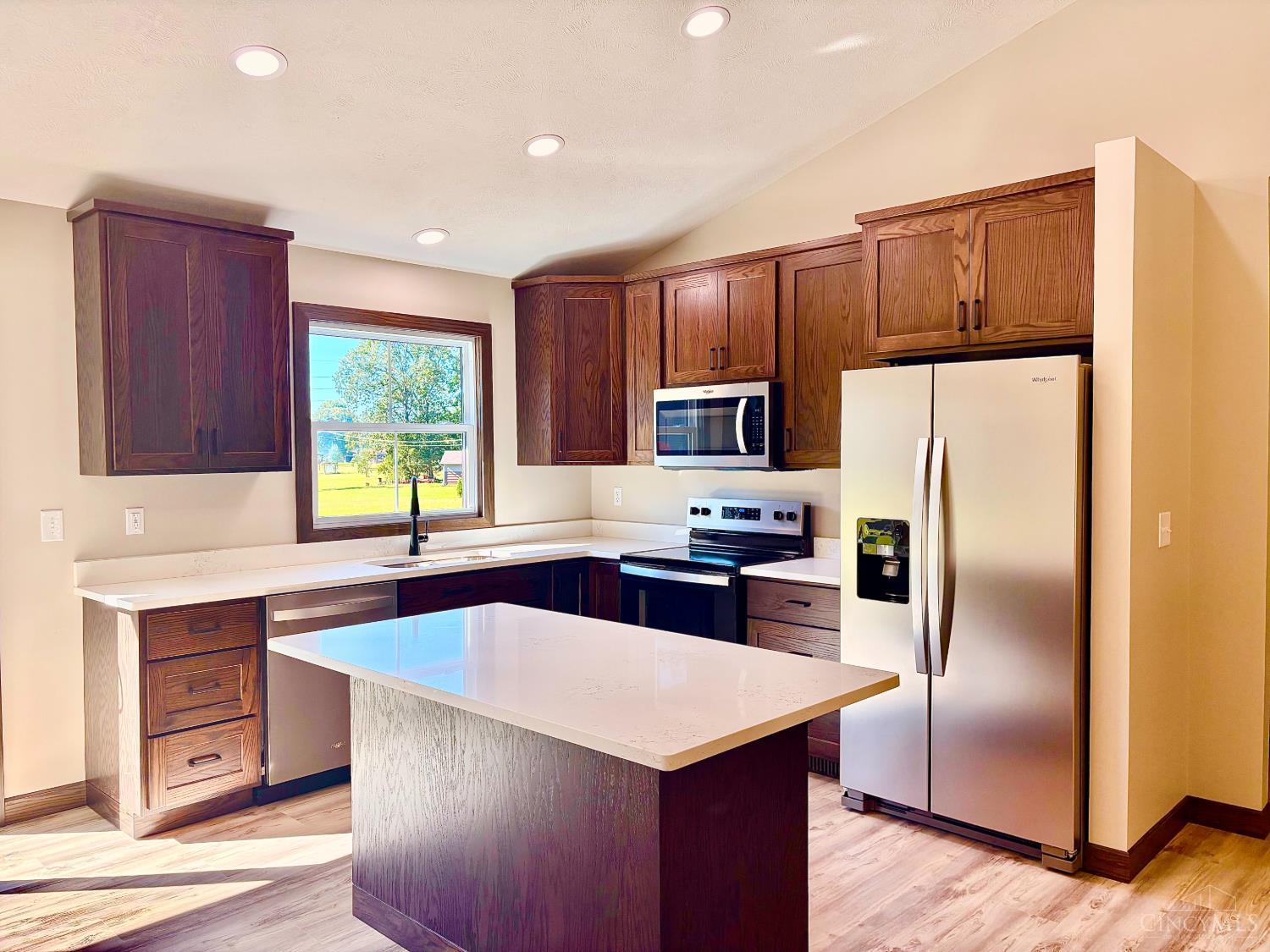 1895349 Property Photo 8