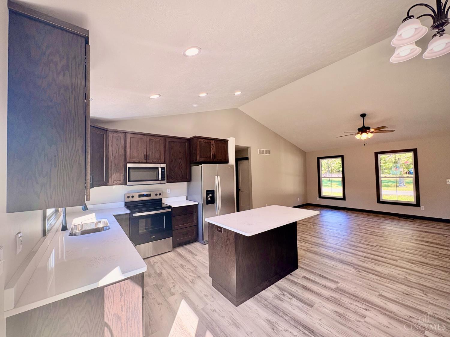 1895349 Property Photo 9