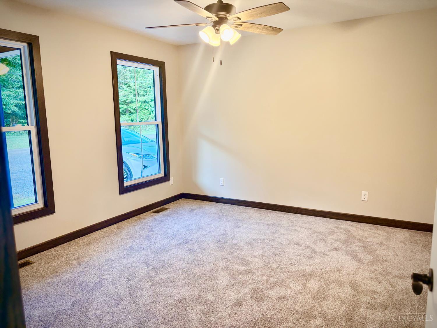 1895349 Property Photo 10
