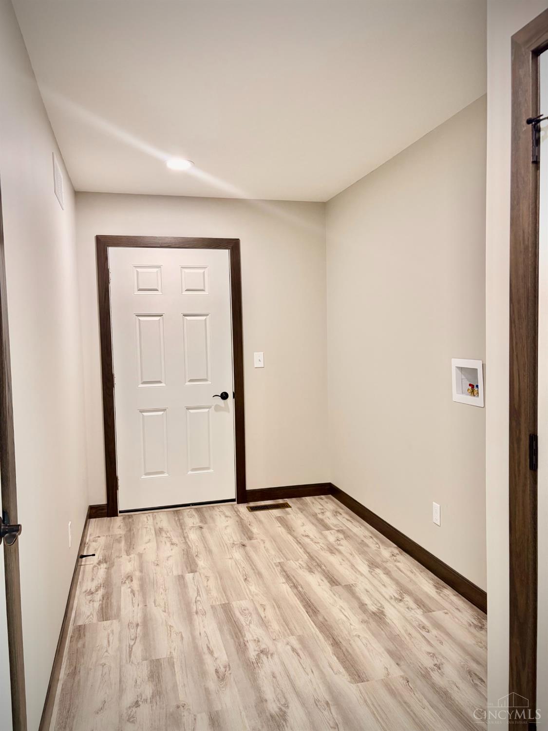 1895349 Property Photo 15