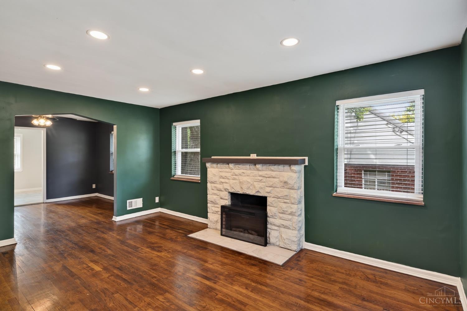 5065 Western Hills Avenue Property Photo 4