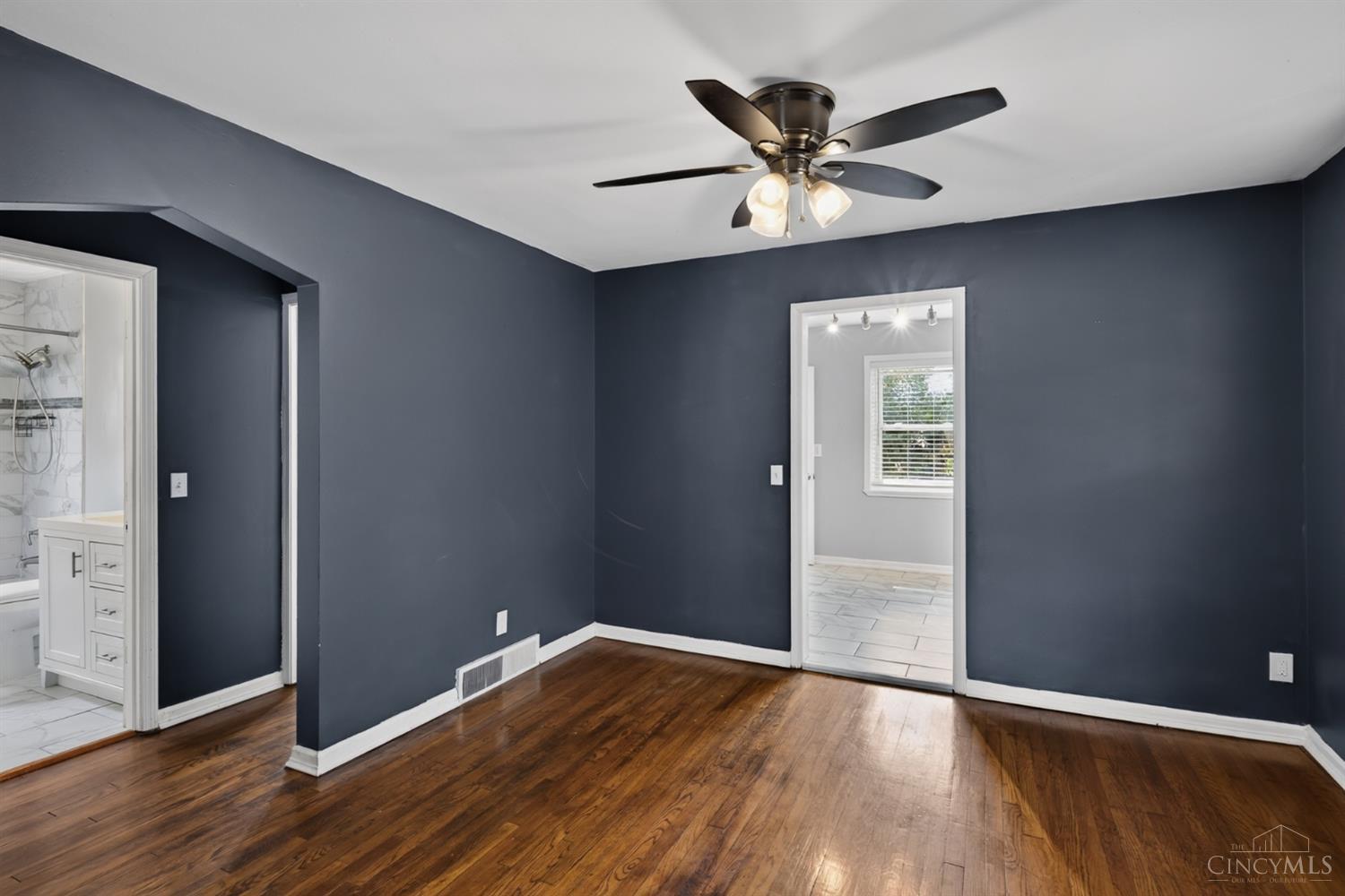 5065 Western Hills Avenue Property Photo 9