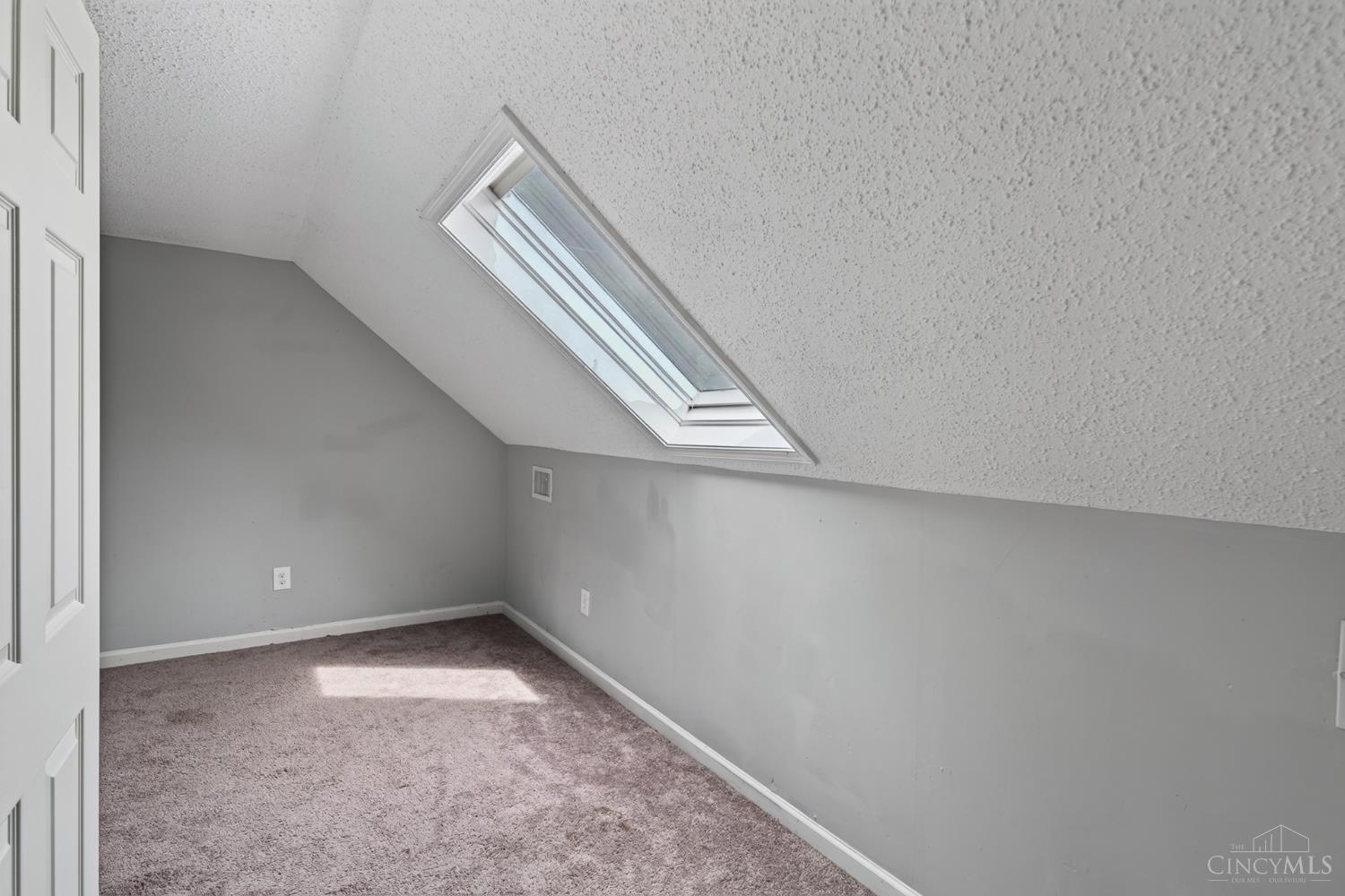 5065 Western Hills Avenue Property Photo 24