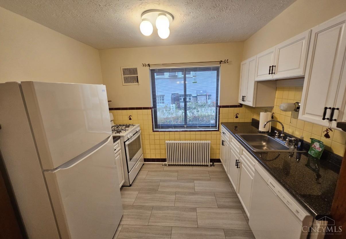 234 Woolper Avenue Property Photo 2