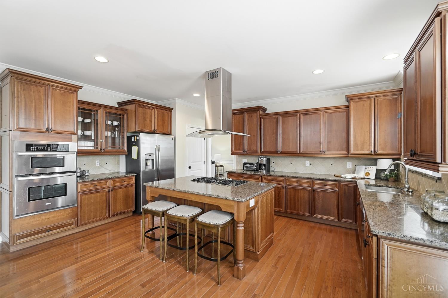 3522 Riverside Drive Property Photo 10