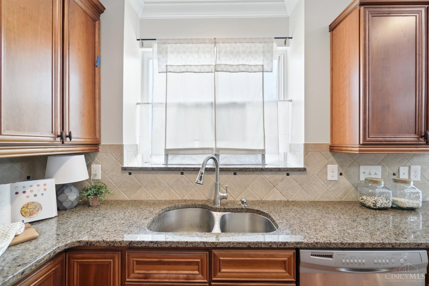 3522 Riverside Drive Property Photo 14