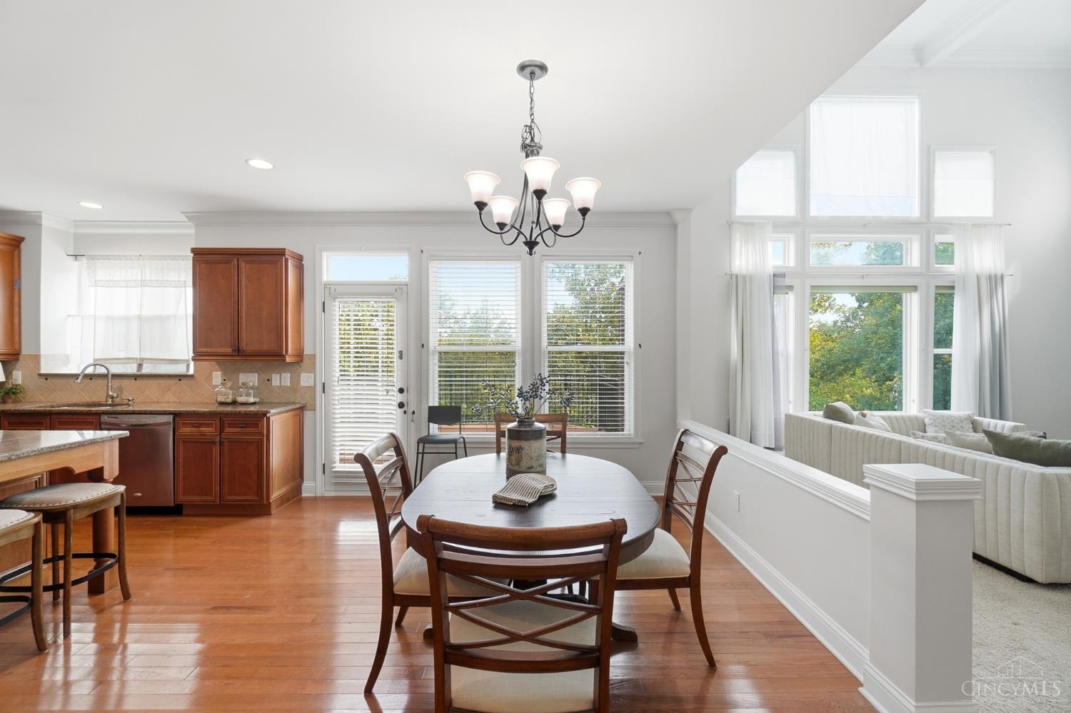 3522 Riverside Drive Property Photo 18