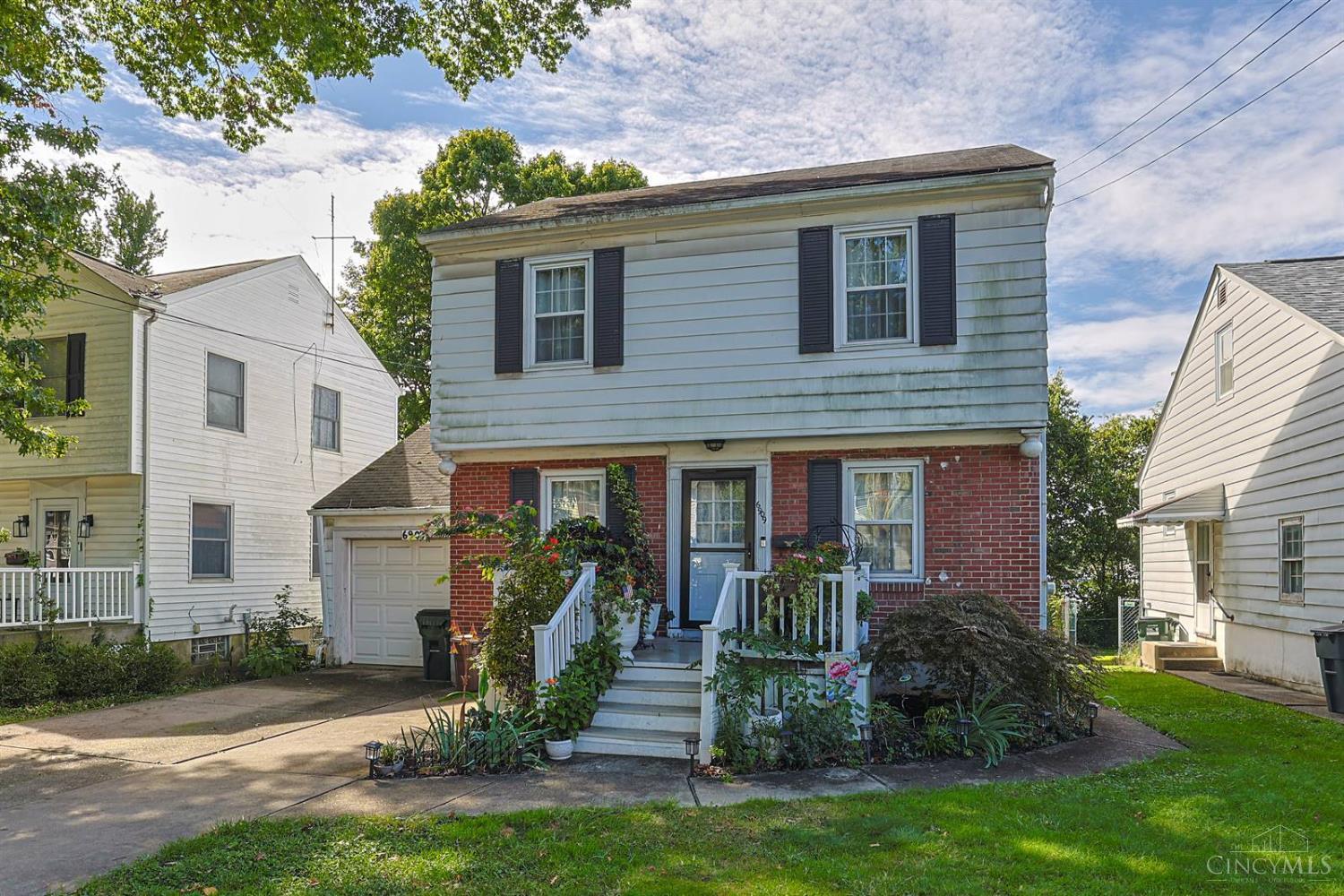 6909 Bryn Mawr Drive Property Photo 1