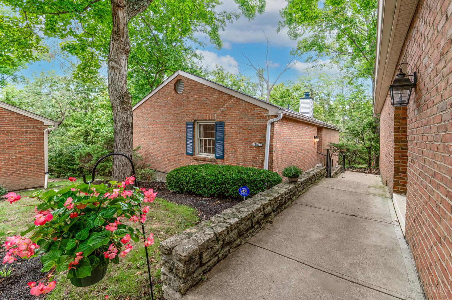 1001 Shakertown Court Property Photo