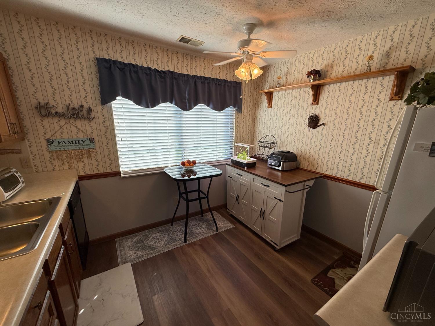 3963 School Section Road Property Photo 9