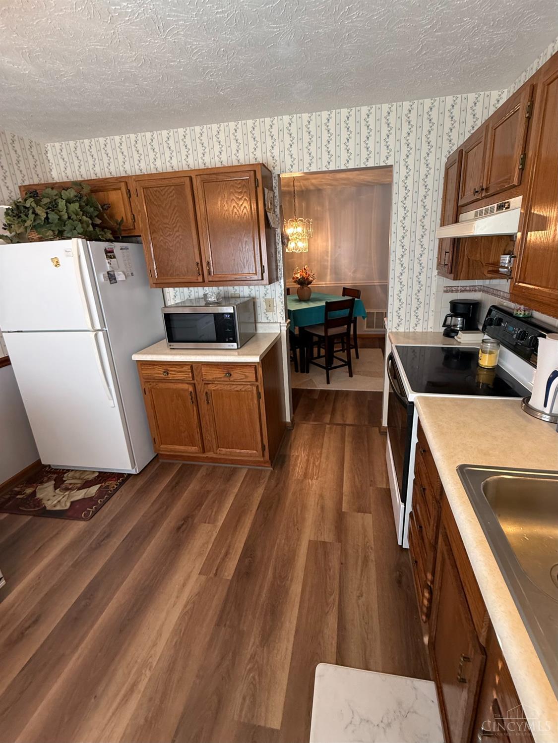 3963 School Section Road Property Photo 12