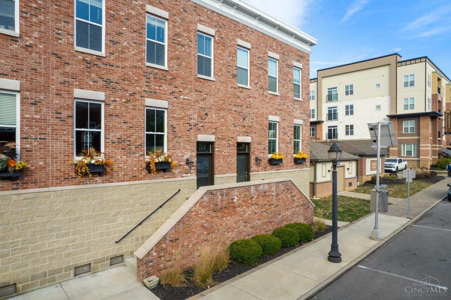 114 Broadway Street Property Photo 1