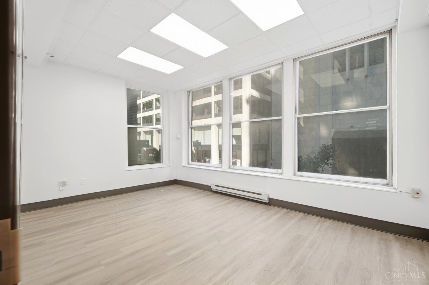 E 123 4th Street Property Photo 11