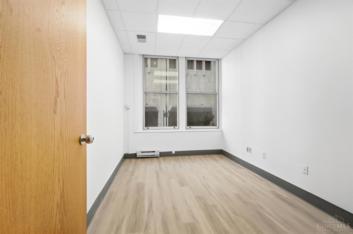 E 123 4th Street Property Photo 15
