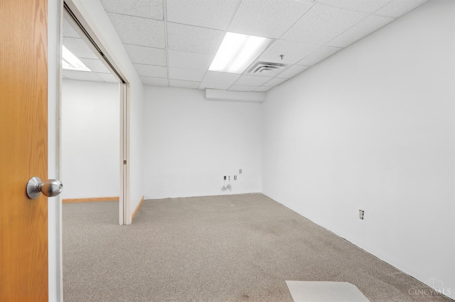 E 123 4th Street Property Photo 41