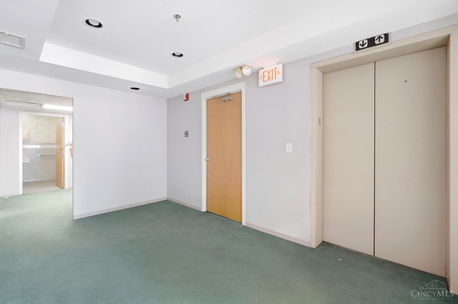 E 123 4th Street Property Photo 44